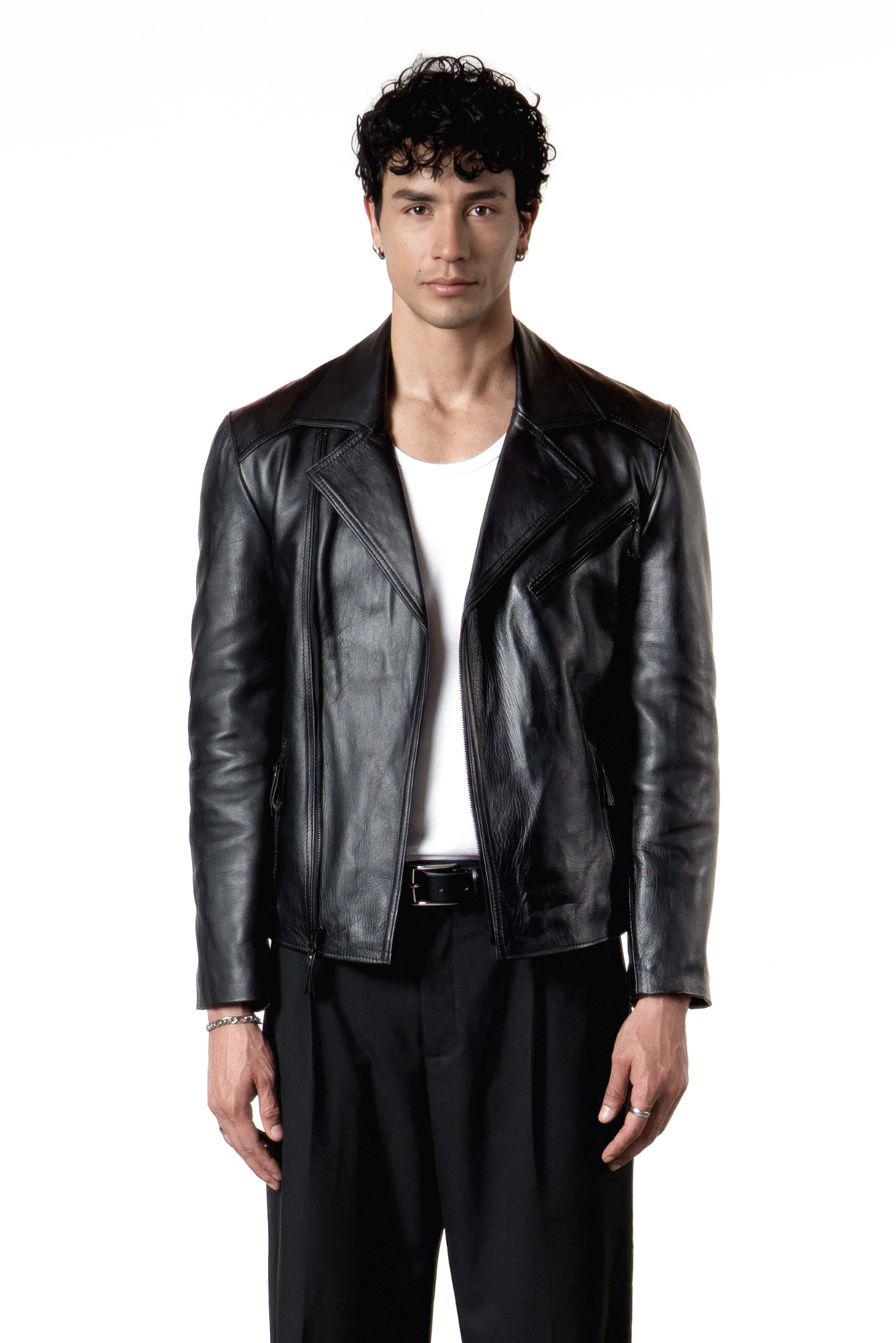 Chamarra en Cuero Seatle en color Negro.