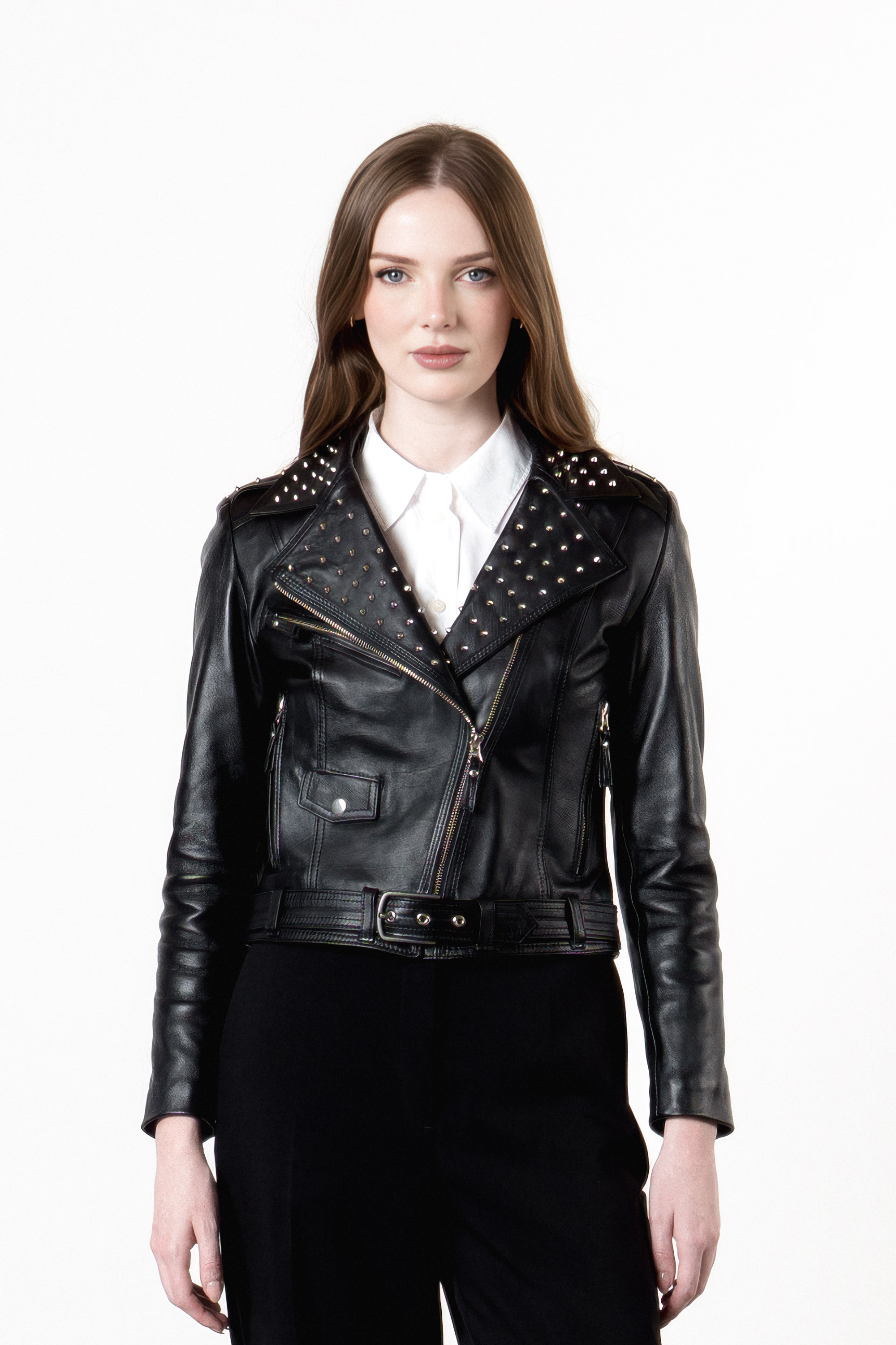 Chaqueta en cuero tipo Biker con taches