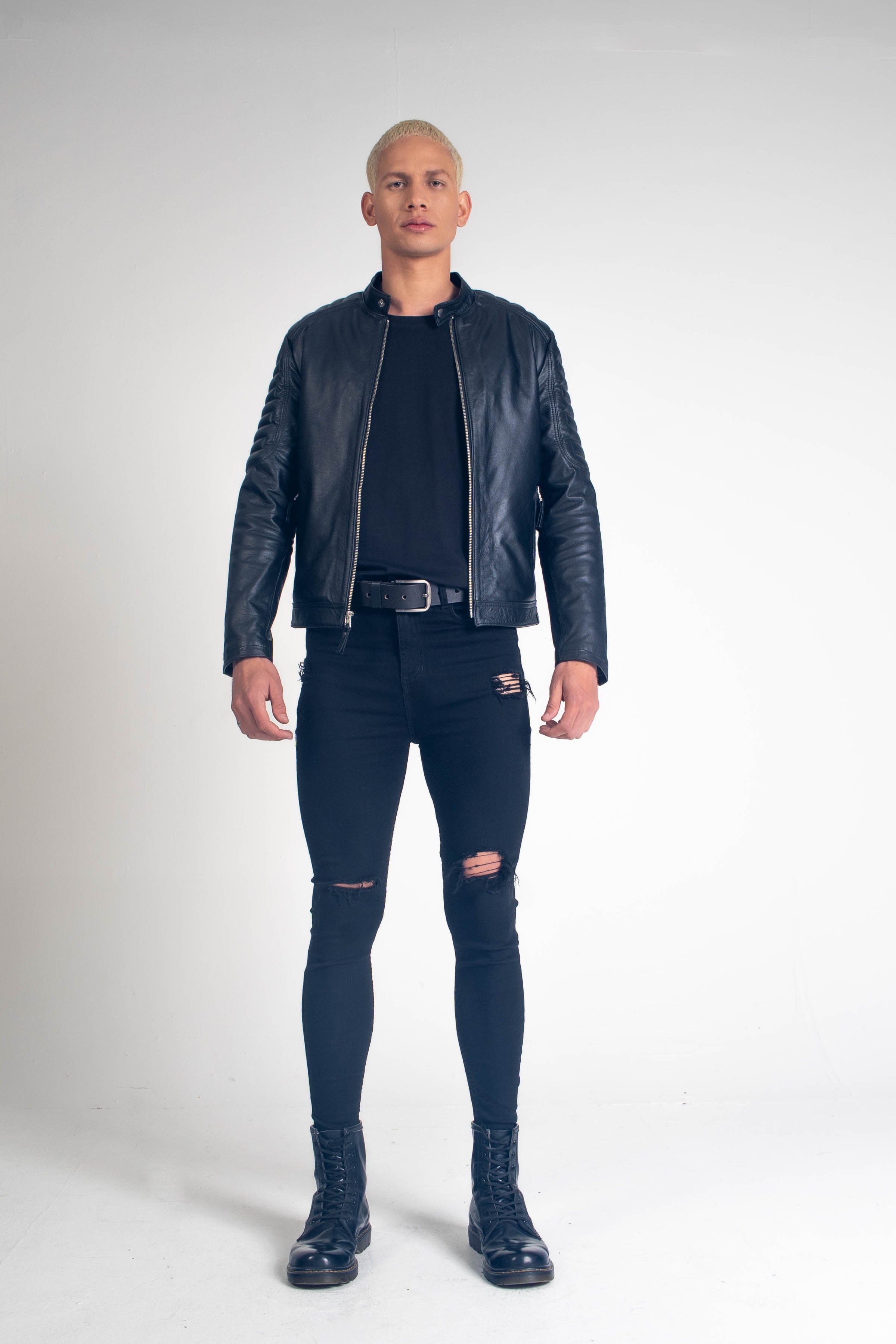 Chaqueta en cuero para hombre, confección hecha a mano por nuestros artezanos, 100 % Colombiana, Chaqueta 100 % en cuero, garantia de dos años