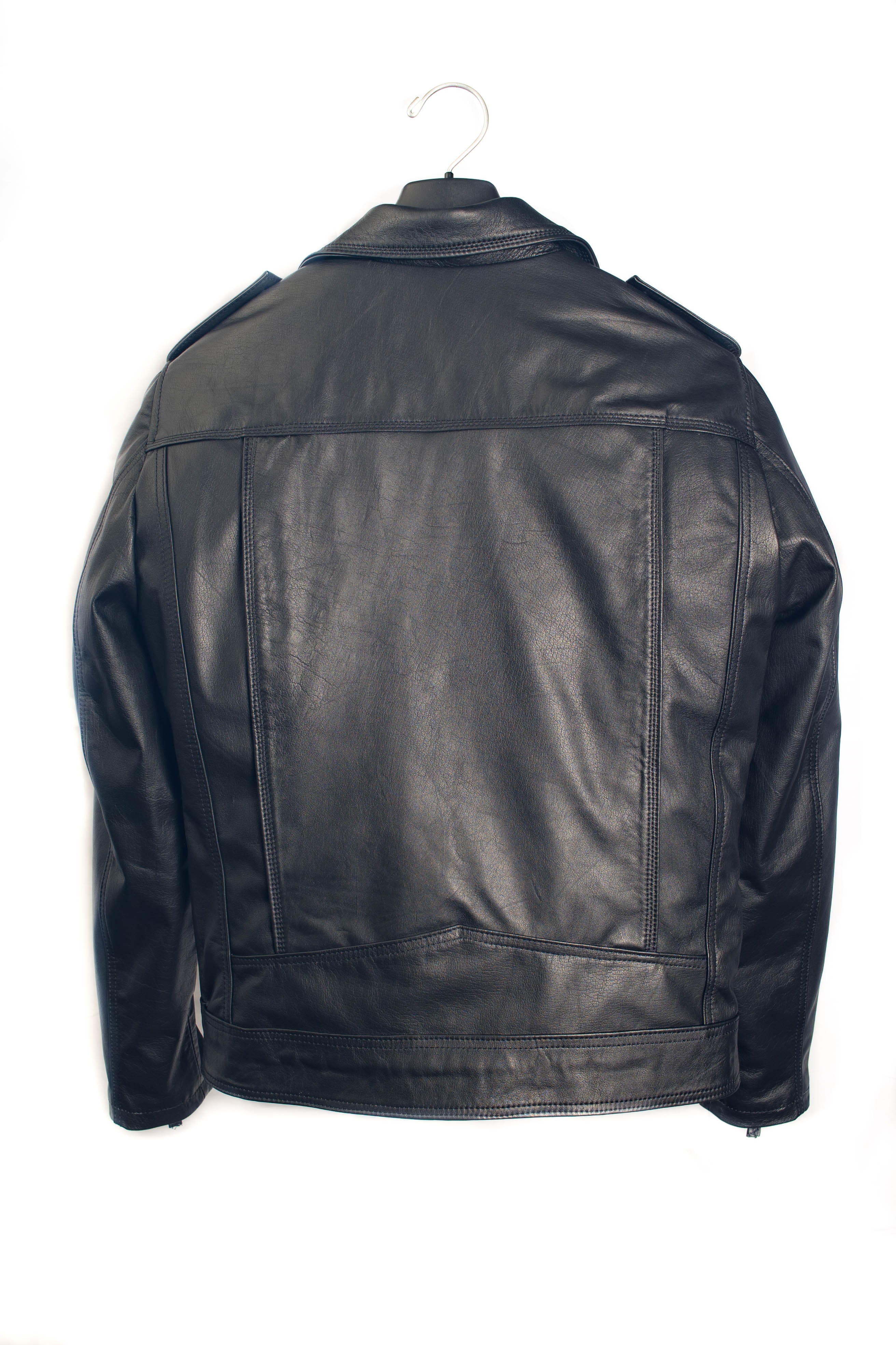 Chaqueta en cuero para hombre, confección hecha a mano por nuestros artezanos, 100 % Colombiana, Chaqueta 100 % en cuero, garantia dos de años